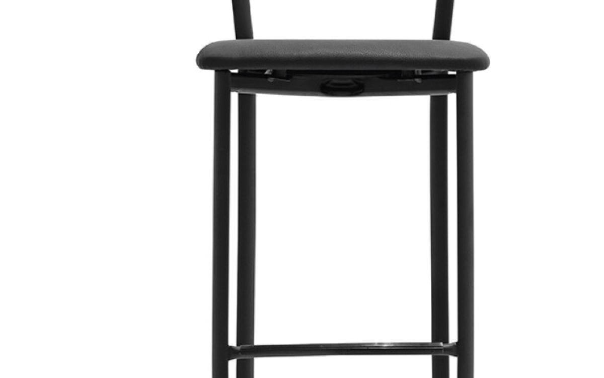 Ιταλικό σκαμπό μπαρ Ace Metal του οίκου Connubia με μεταλλικό σκελετό, υποπόδιο και πλάτη μεσαίου ύψους, διαθέσιμο σε πολλά υλικά και χρώματα.