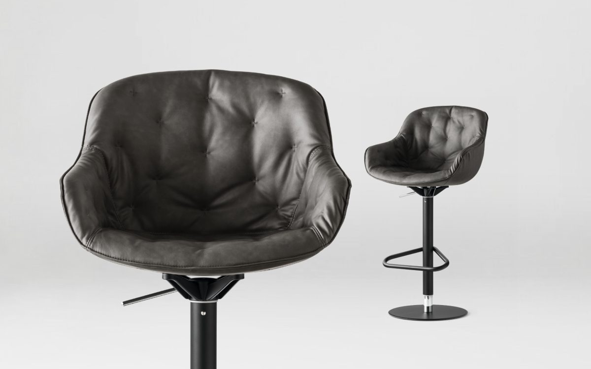 Ιταλικό σκαμπό μπαρ Igloo Soft Lift της Calligaris με ρυθμιζόμενο ύψος και πλούσιες επιλογές υφασμάτων, ιδανικό για πάγκο κουζίνας ή home bar.