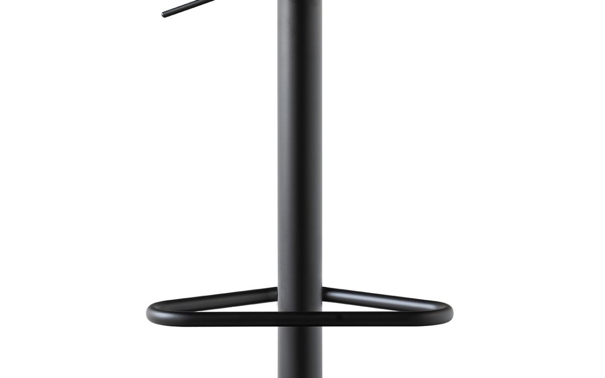 Ιταλικό σκαμπό μπαρ Cosmopolitan της Connubia με μεταλλική βάση και κάθισμα πολυπροπυλενίου χαμηλής πλάτης.